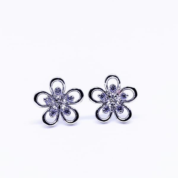 BLOSSOM - Flower Shaped Earrings - White